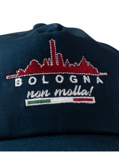 Cappello blu Bologna non molla con visiera junior 2